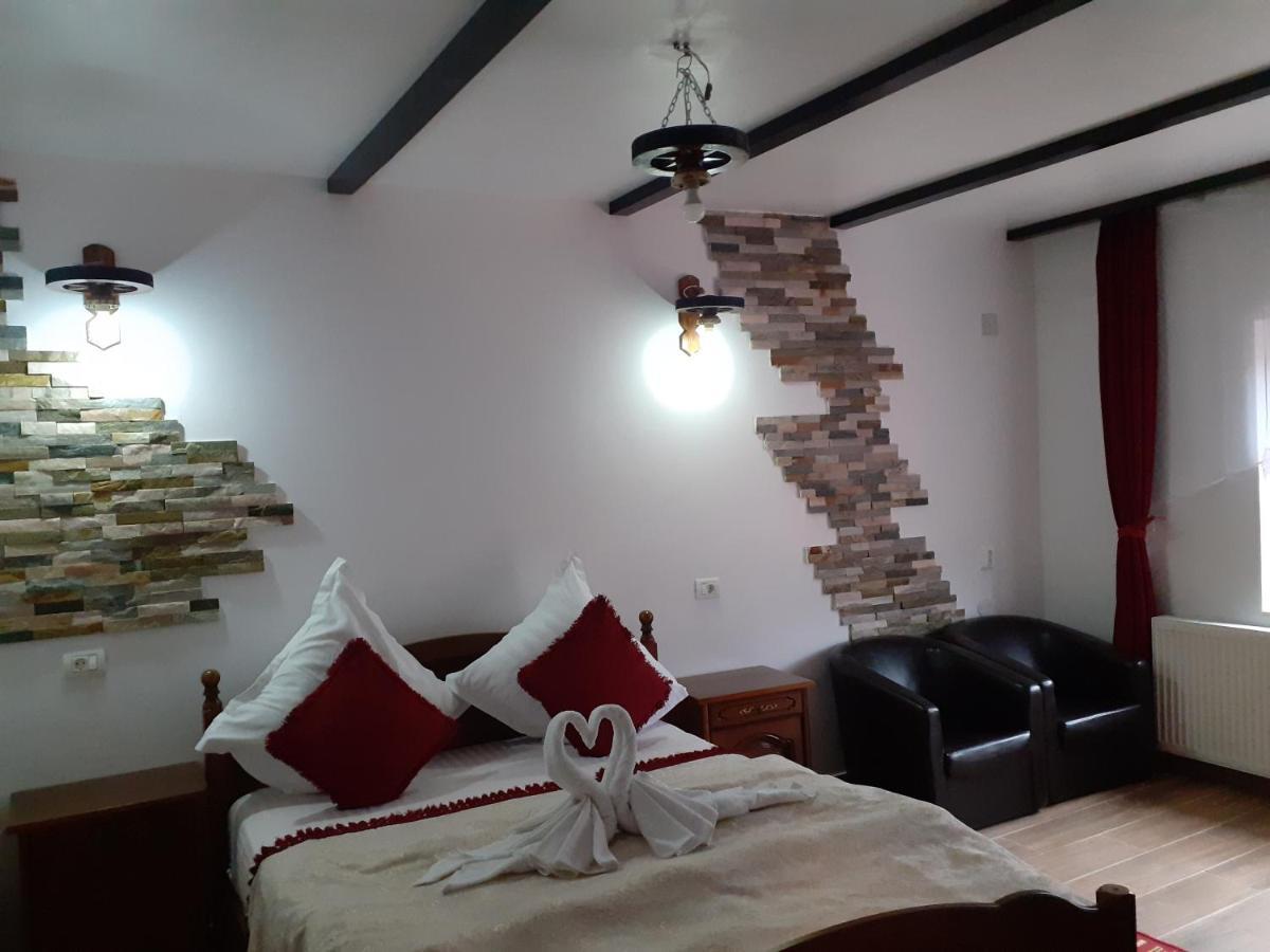 Pensiunea Dracula & Spa Căpăţîneni-Ungureni Exterior foto