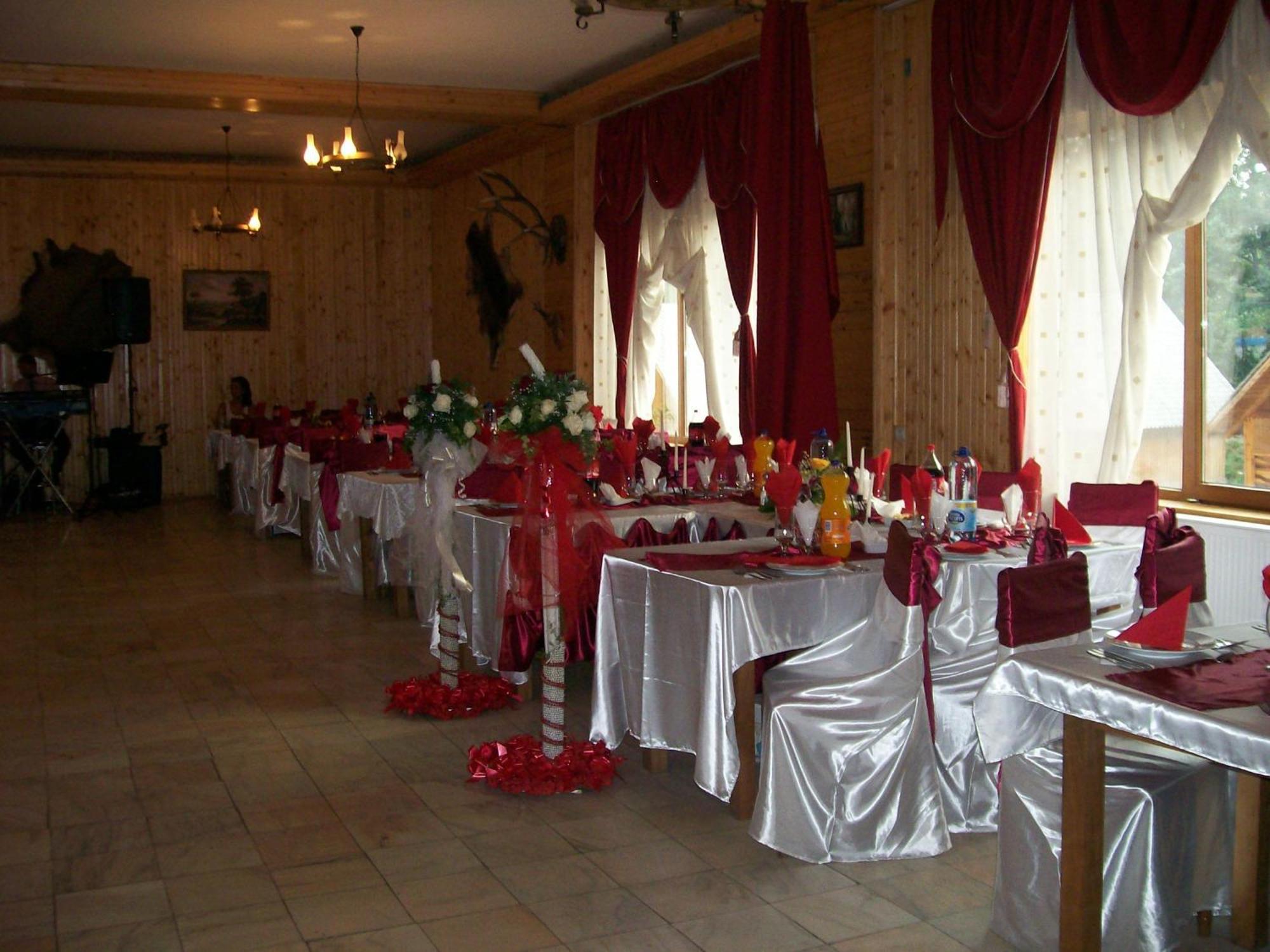 Pensiunea Dracula & Spa Căpăţîneni-Ungureni Exterior foto